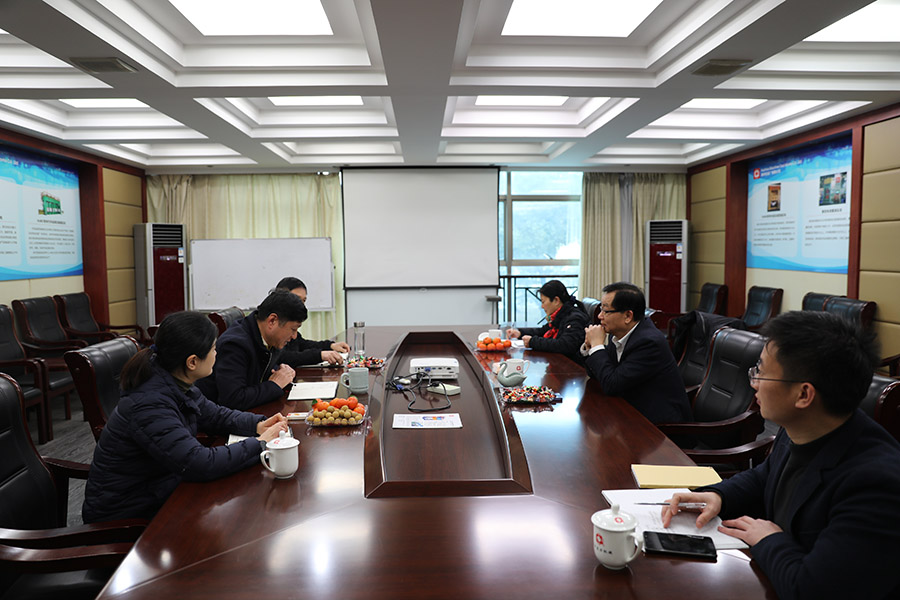 市人大黨組副書記、副主任施根寶蒞臨公司考察.JPG